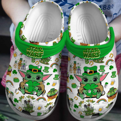 star-wars-baby-yoda-happy-st.patricks-day-crocs-kfof5